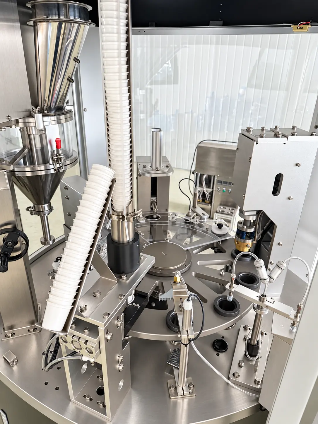RN1S rotary table and internal stations